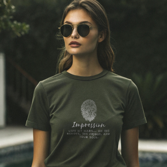 Impression T-Shirt – Witty Graphic Tee for Women Who Leave a Mark
